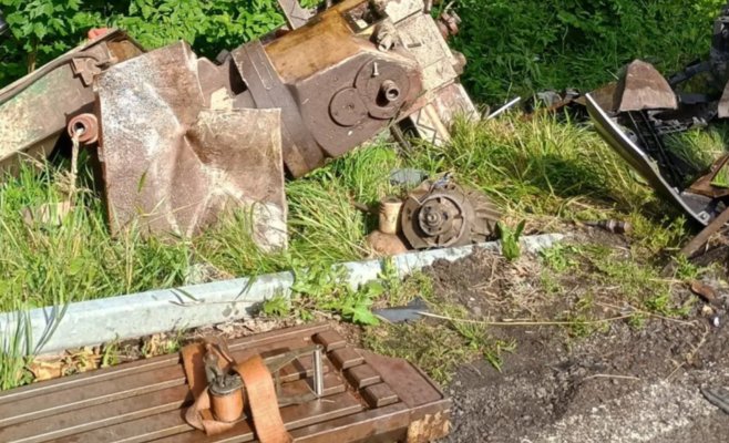 Ужасная авария в регионе Брунталско: двухтонный станок сорвался с прицепа и рухнул прямо перед встречным автомобилем
