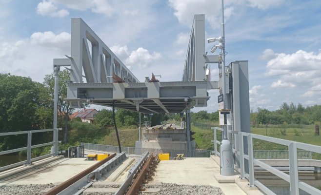 Мост за четверть миллиарда, по которому почти никто не ездит. Как в Чехии построили уникальное железнодорожное сооружение