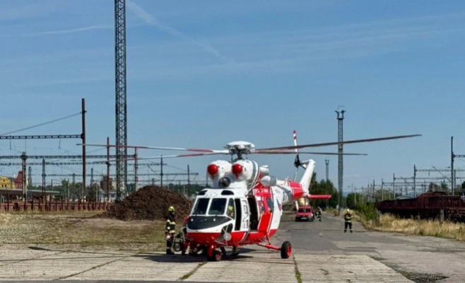 На вокзале в Хебе рабочего ударило током — мужчину с тяжёлыми ожогами доставили в пражскую больницу