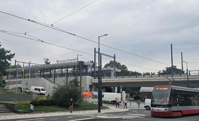 У жителей Праги появилась новая железнодорожная остановка у Выставочного комплекса. Она откроется в августе