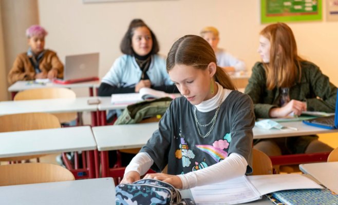 Девочки получат бесплатные средства гигиены в школах