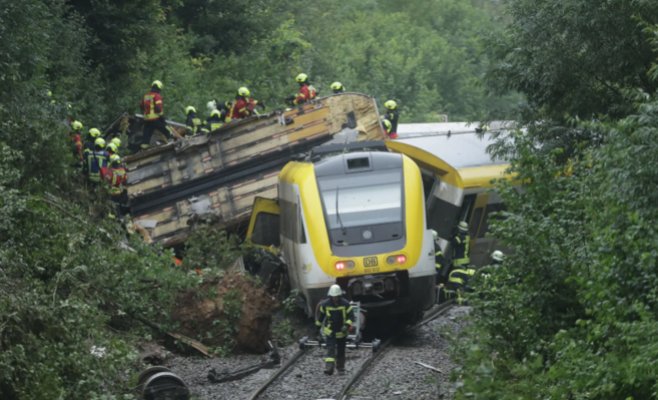 Железнодорожная катастрофа в Германии: три погибших и более 40 пострадавших