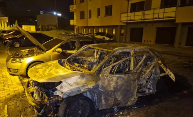 Взрыв и пожар во дворе в Велке‑Межиржичи: в машине нашли газовый баллон и обгоревшее тело