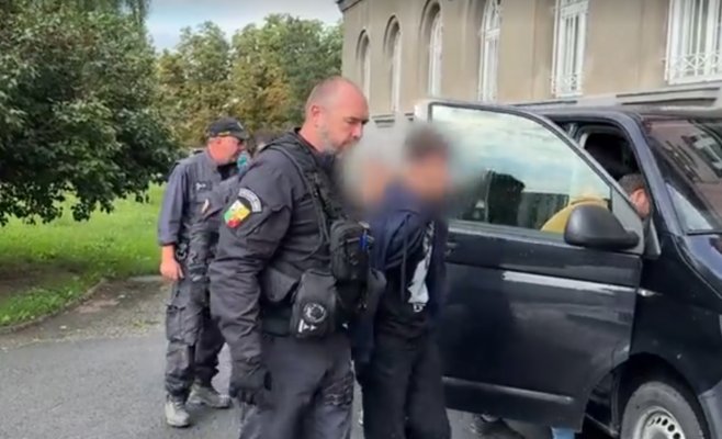 Не хотели идти в армию — и сбежали в Чехию. Там украинские парни собирали деньги для кибер-аферистов