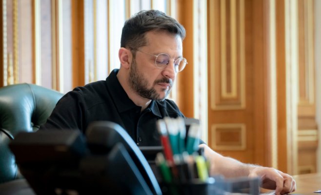 Зеленский: Россия перебрасывает войска, готовясь к новым атакам, а не к миру