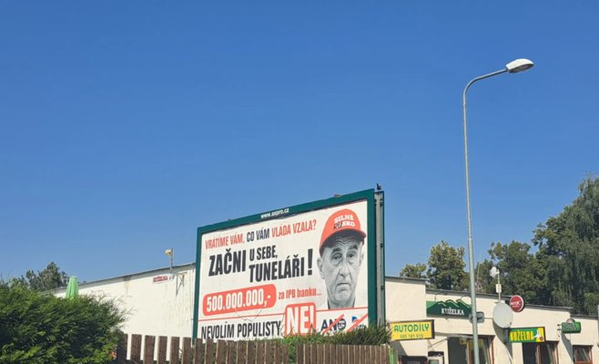 На чешских улицах появились билборды с Путиным, Бабишем, Окамурой и Конечной — авторы утверждают, что поддерживают