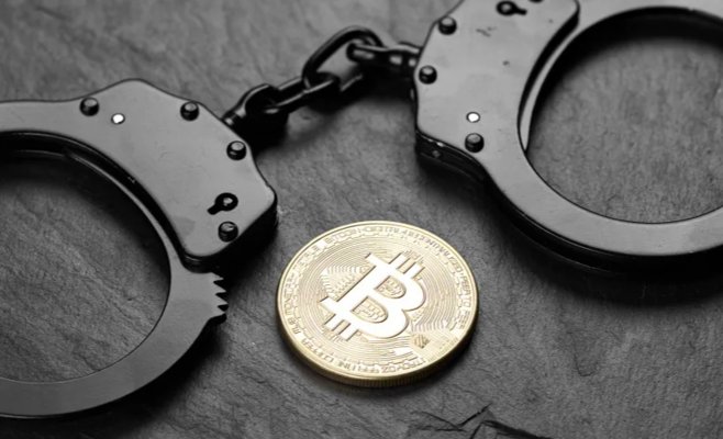 Погоня по крышам: фигурант «биткойн-скандала» Jiřikovský пытался уйти от полиции в Бржецлаве