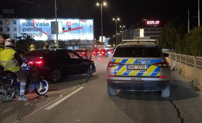 Полиция перекрыла центр Праги и остановила 1400 автомобилей: найдено трое разыскиваемых и десятки нарушителей