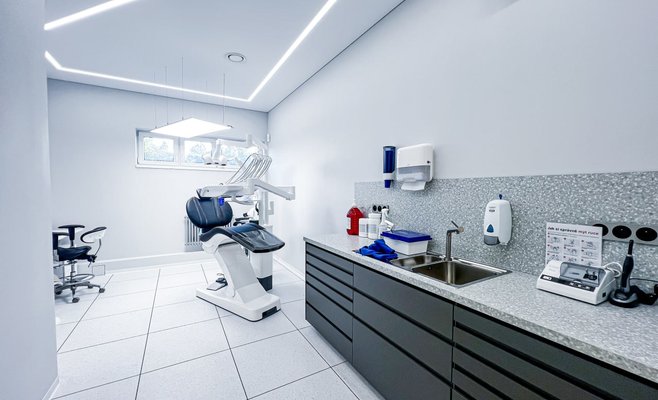 Smile Centrum отмечает 13 лет успеха открытием девятой клиники в Праге