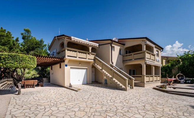 «Убийство» под Задаром: билбордовый босс остаётся в хорватской тюрьме, новый адвокат не помог