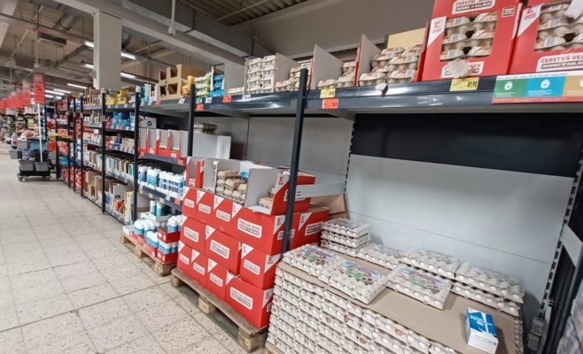 Яйца в акциях сейчас самые дешёвые за год, но всё равно заметно дороже, чем в прошлом году