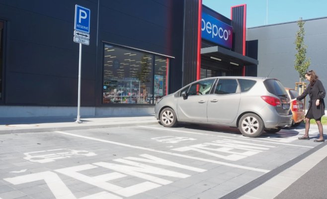 Парковочные места только для женщин? В Гавиржове идея оказалась успешной