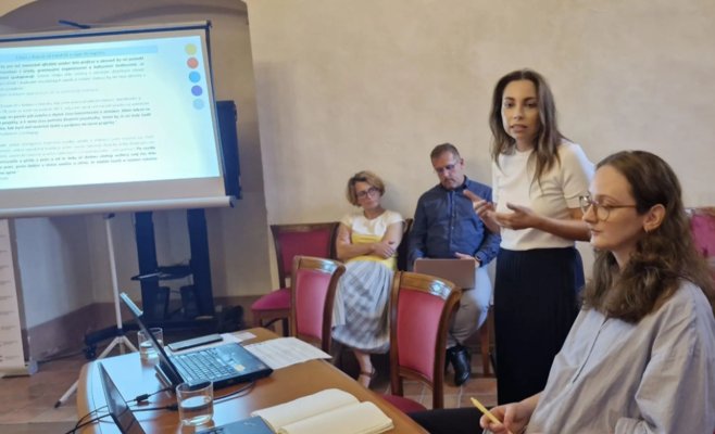 В Чехии уже 60 официально зарегистрированных артистов. Некоторые ошибочно считают статус почётной наградой