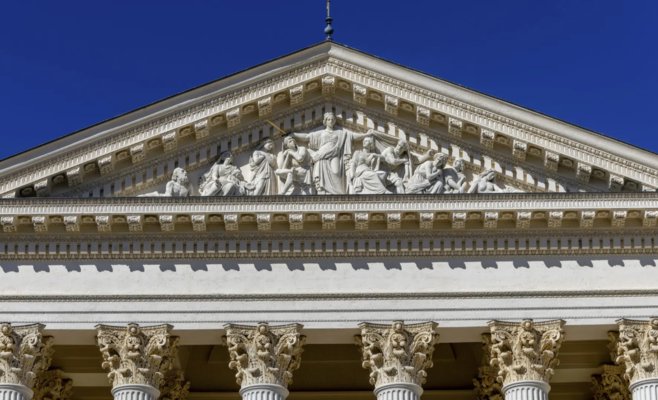 Французского акушера осудили на 14 лет за изнасилование шести пациенток