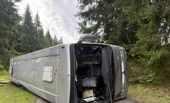 В Бескидах перевернулся автобус со студентами, 32 пострадавших