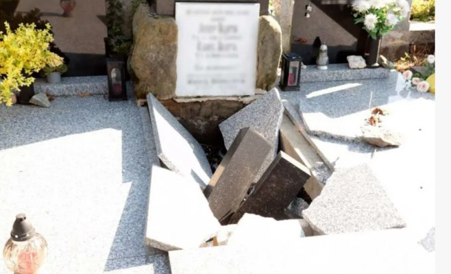 Вандал на кладбище в Оломоуце повредил 50 могил. Искал ценности