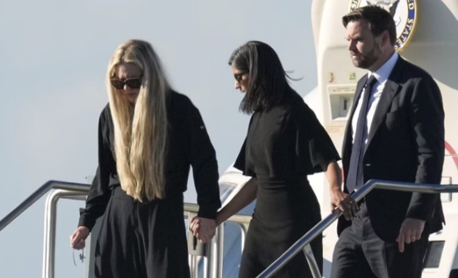 Подозреваемый в убийстве Кирка жил с трансгендерным соседом и переписывался с однокурсниками во время побега