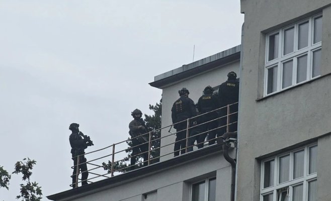 В Праге спецназ штурмует квартиру с вооружённым стрелком