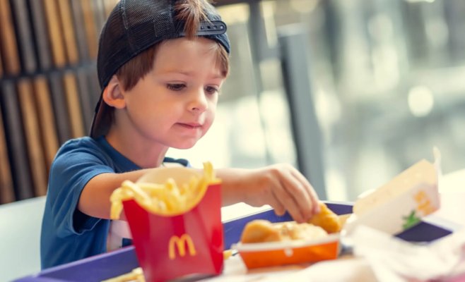 McDonald’s возвращает дешевое меню в США, но в Чехии снова поднимает цены