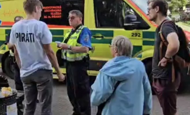 В центре Праги напали на добровольца Пиратской партии и прохожего