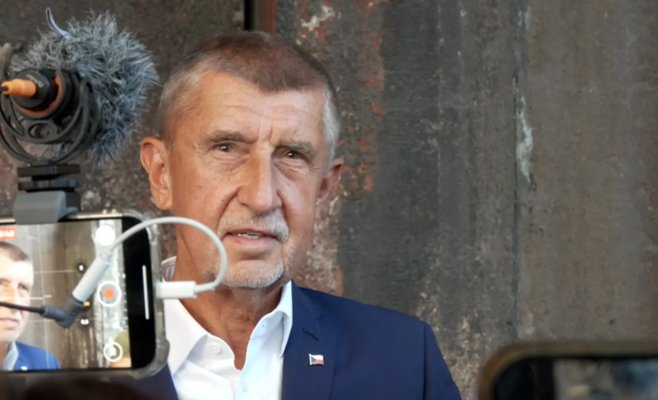 «Что-то на меня найдут». Бабиш готовит сторонников к атакам перед выборами