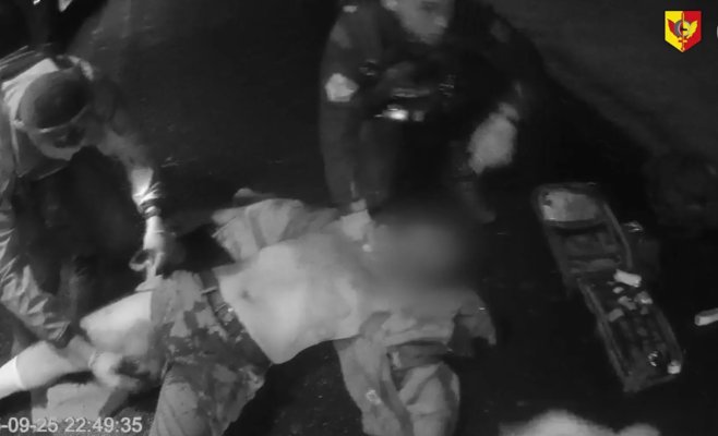 Поножовщина в автобусе в Праге: двое пострадавших, полиция ищет важную свидетельницу