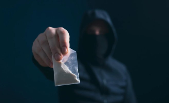 В Чехии обнаружили смертельно опасную смесь перветина с фентанилом. Медики предупреждают: риск передозировки крайне высок
