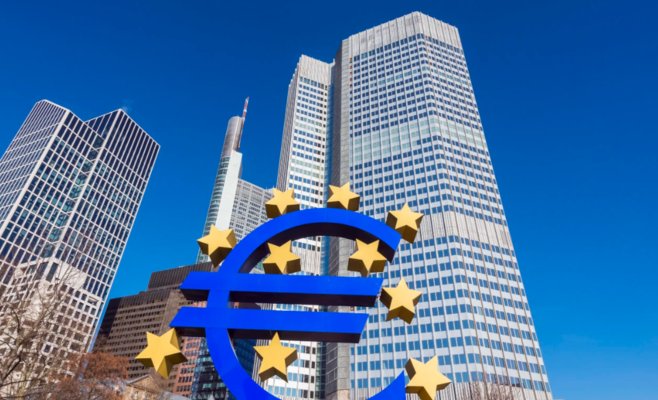 Евро в Чехии? Новое правительство не планирует отказываться от кроны