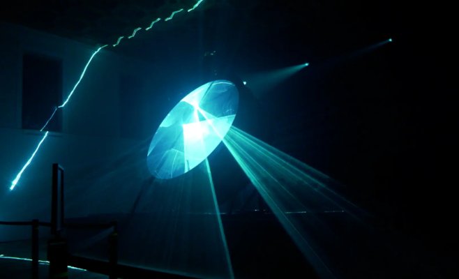 Староместская ратуша и Влтава засияют цифровым искусством. В Праге стартует главное световое шоу года