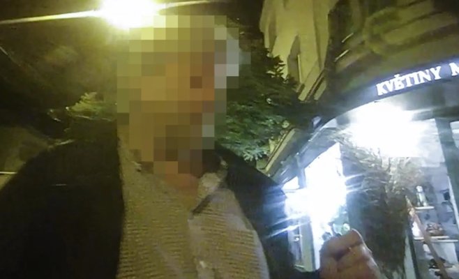 В Пльзени полицейские спасли слепого мужчину, которого подвела навигация в телефоне