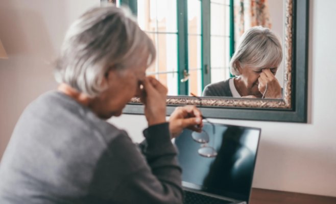 Пенсионерка едва не отдала мошеннику 400 тысяч: её спасла внимательная посетительница кафе