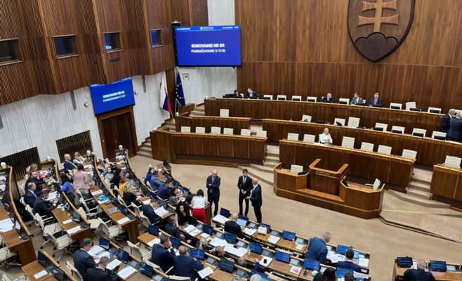 Словацкий парламент отказался осудить насилие России над украинскими детьми