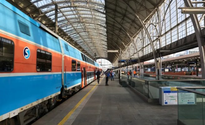 Коллапса транспорта не случилось, но автобусы в Прагу задерживаются до получаса