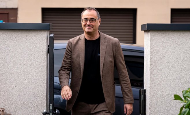 Люди смогут частично платить за медицинскую страховку напрямую. Правительство Бабиша «завуалировало» это в своей программе