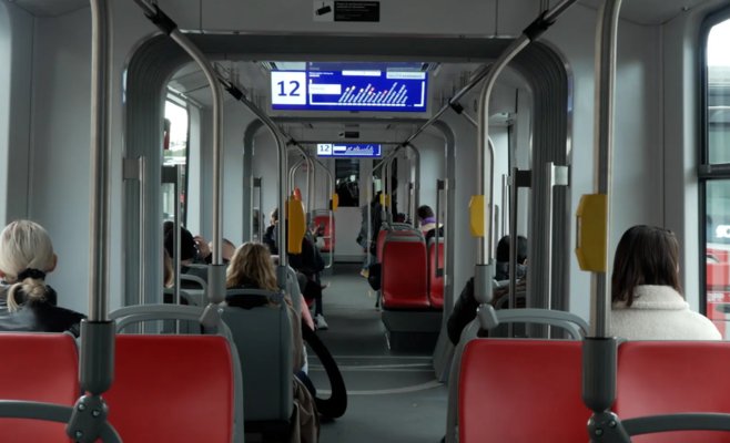 Новые пражские трамваи уже вышли на линию. Семь современных вагонов обслуживают маршрут №12