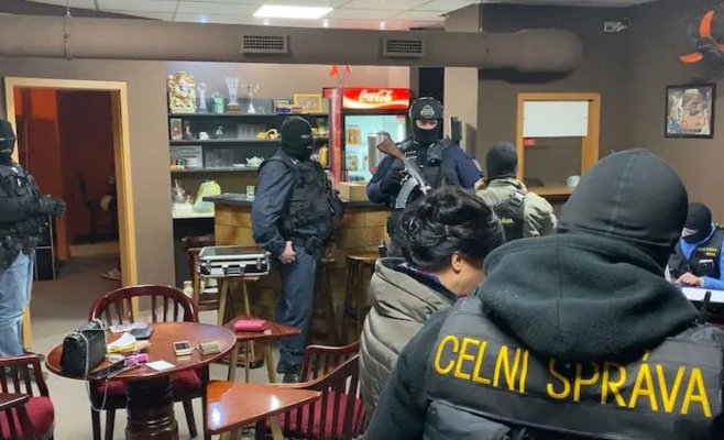 В Чехии ежегодно продаются подделки на десятки миллиардов. Эксперты предупреждают: они могут быть опасны для здоровья