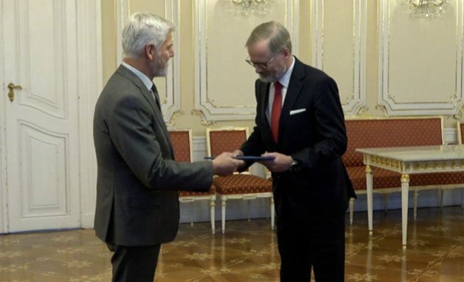 «Я горжусь тем, чего достигло моё правительство», — заявил Фиала при вручении отставки президенту