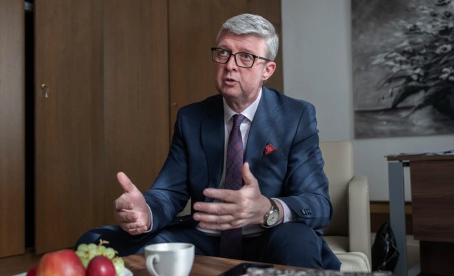 ČEZ полностью перейдёт государству в течение двух лет, заявил Гавличек