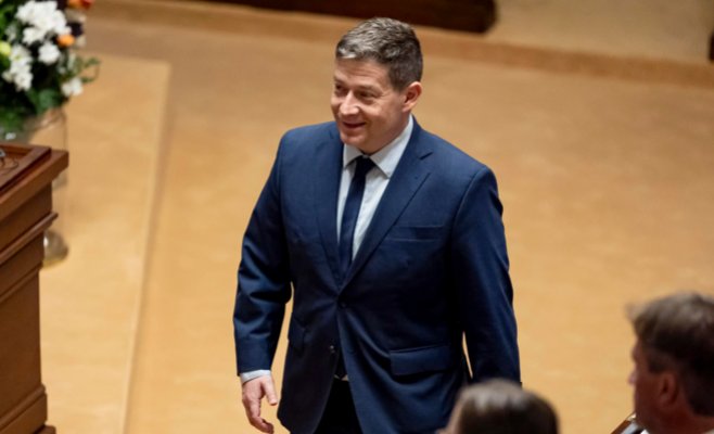 Нахер: «Окамура — взрослый человек, он понимает свою роль. Заставлять депутатов приседать я не собираюсь»