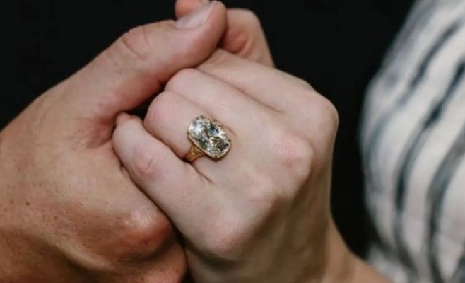 Ювелир продала коллекцию за два дня. Её прославило видео, в котором она раскрыла секрет мастеров украшений