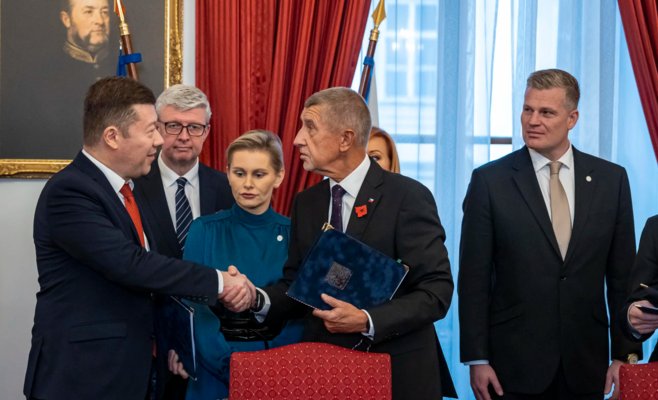 Тест на прочность: депутаты могут решить вопрос о снятии неприкосновенности с Бабиша и Окамуры уже в январе