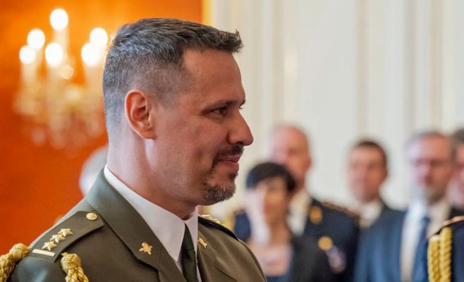 Атака на генерала Гытху в брненском клубе попала на камеры: нападавший был сильно пьян