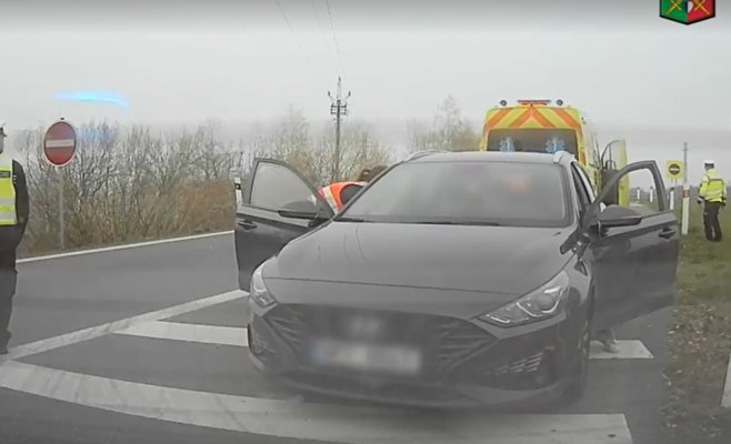 Беременная женщина застряла в пробке на трассе D5 — полицейские помогли добраться до врачей