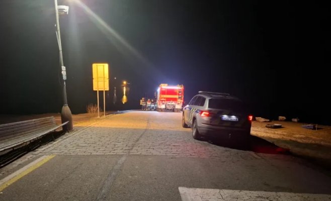 В городе Horní Planá трагедия: сегодня вечером пожилой иностранец погиб, скатившись на автомобиле в водохранилище Липно.