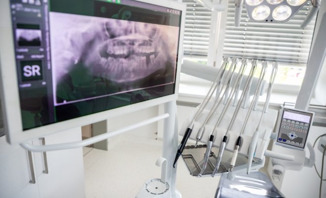 Ординация, квартира и другие бонусы для нового стоматолога: Поначки ищут врача уже полтора года