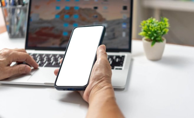 Тренер дзюдо хотел секса с школьницами, но продолжает работать с детьми