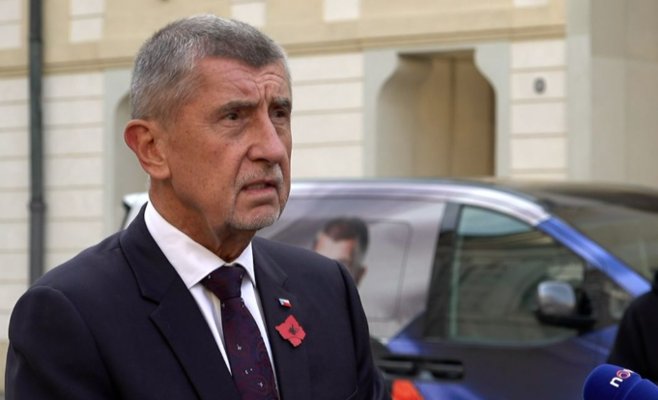 Бабиш решил рассказать депутатам свои политические мемуары. Не обошлось без слёз