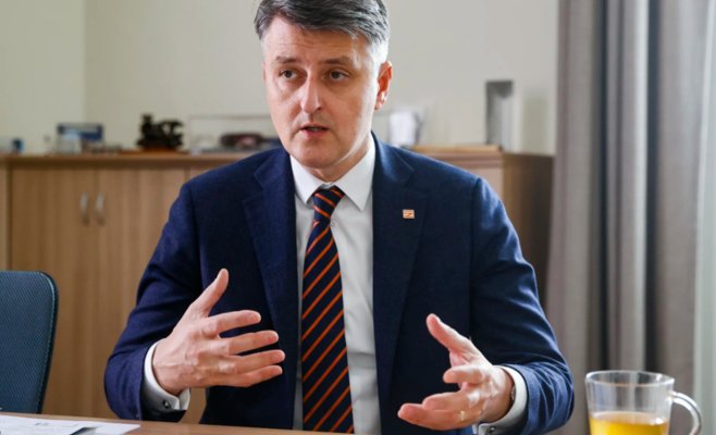 Купка потребовал, чтобы глава Управления железных дорог Свобода ушёл в отпуск: у него дома нашли 80 миллионов наличными