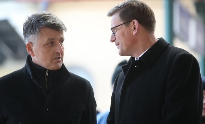 Глава Управления железных дорог Свобода уволен, у него дома нашли 80 миллионов наличными