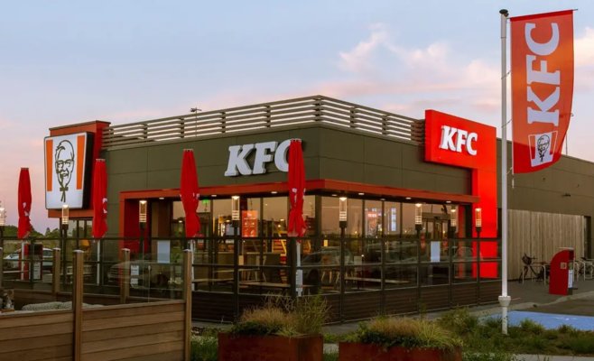 После испорченного мяса — заплесневелые маффины. Инспекция нашла новую проблему в KFC